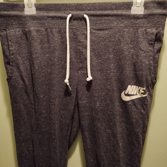Nike cropped sweats - Picture 5 of 7